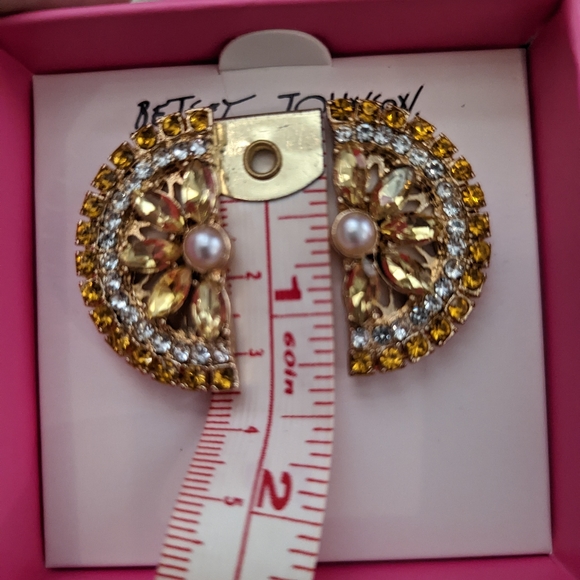 🆕NWT NIB Betsey Johnson lemon wedge rhinestone crystal and pearl earrings - Picture 2 of 10